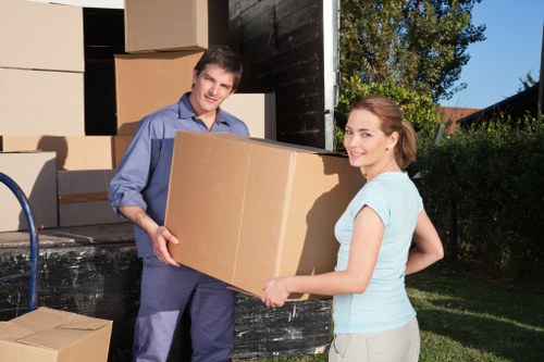 Local unpacking service for Brentford residents settling in